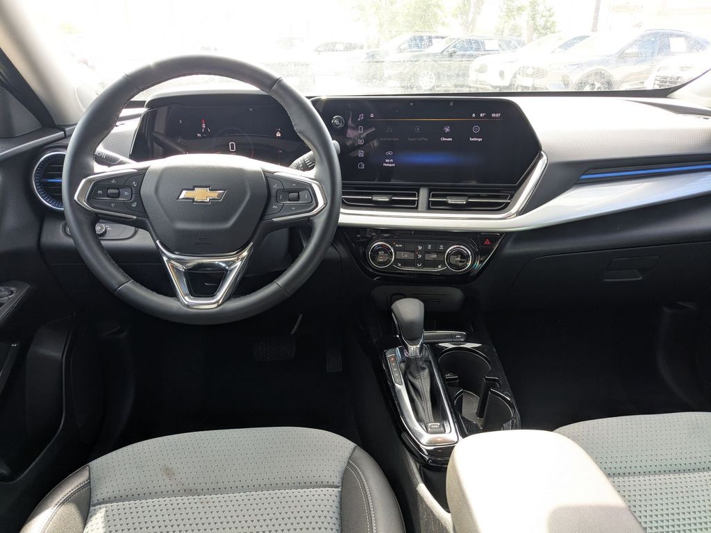 Thumbnail: 2025 Chevrolet Trax - 26