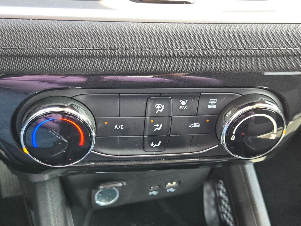 Thumbnail: 2025 Chevrolet TrailBlazer - 16