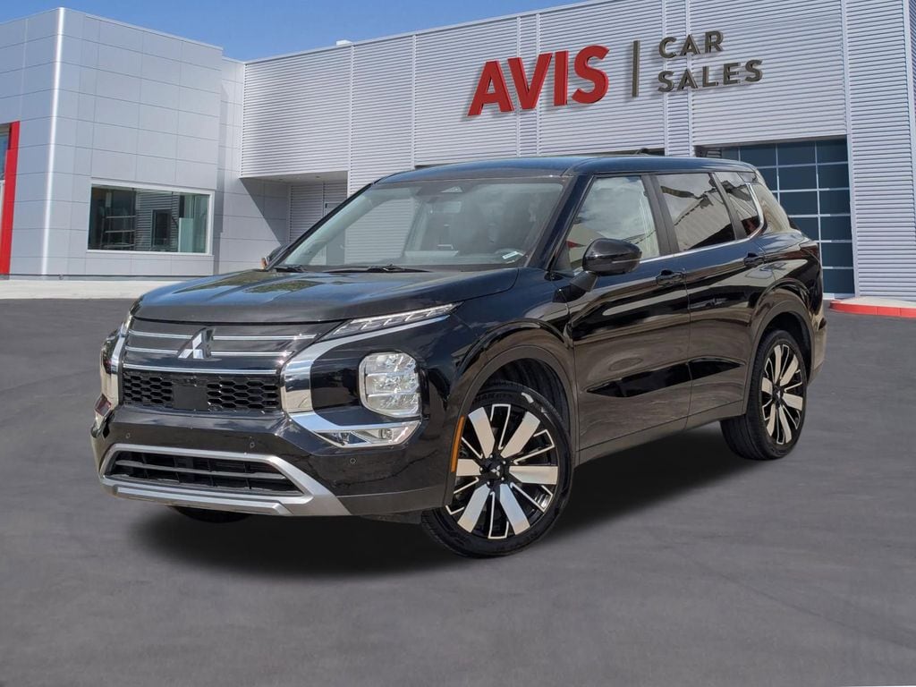 Thumbnail: 2025 Mitsubishi Outlander - 1