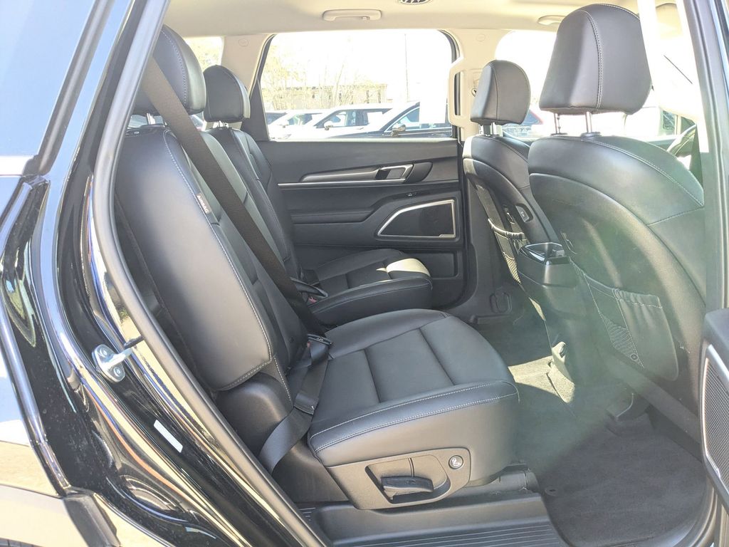 Thumbnail: 2025 Kia Telluride - 31