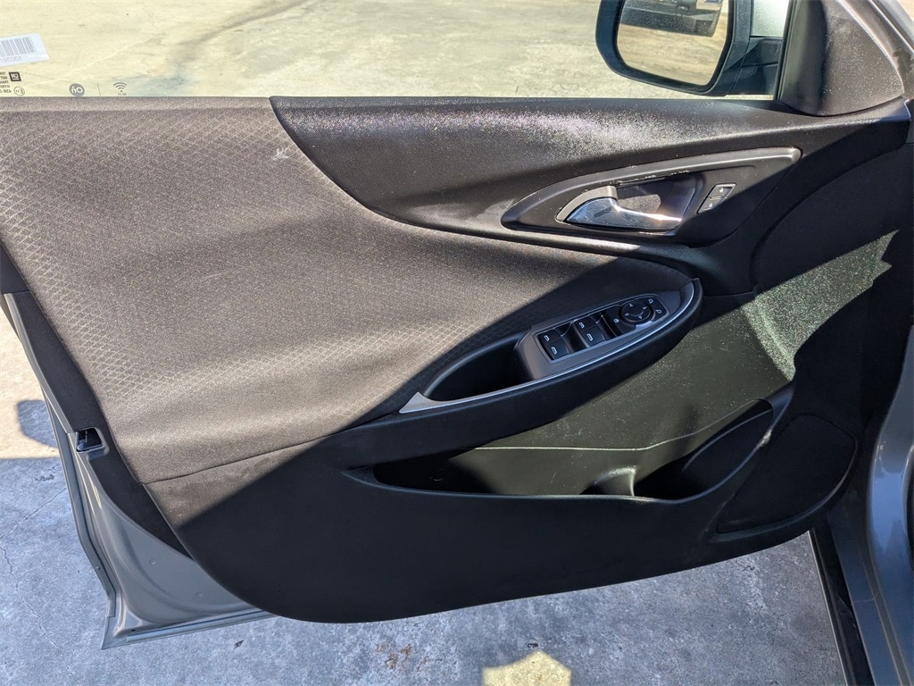 Thumbnail: 2023 Chevrolet Malibu - 9