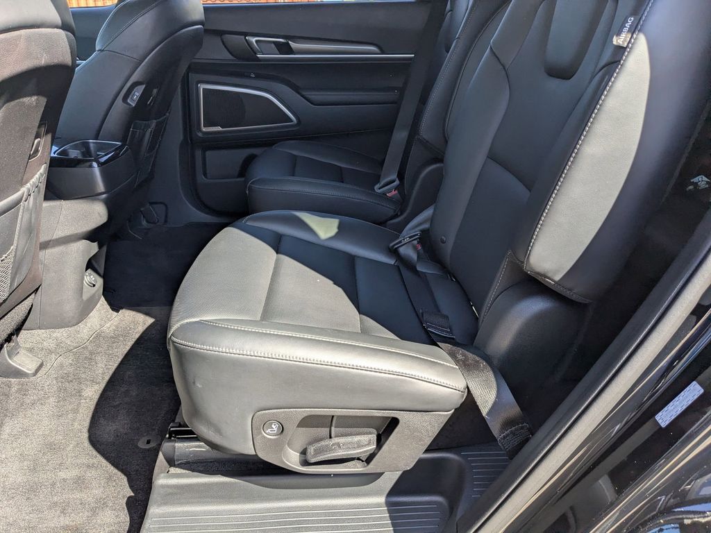 Thumbnail: 2025 Kia Telluride - 24