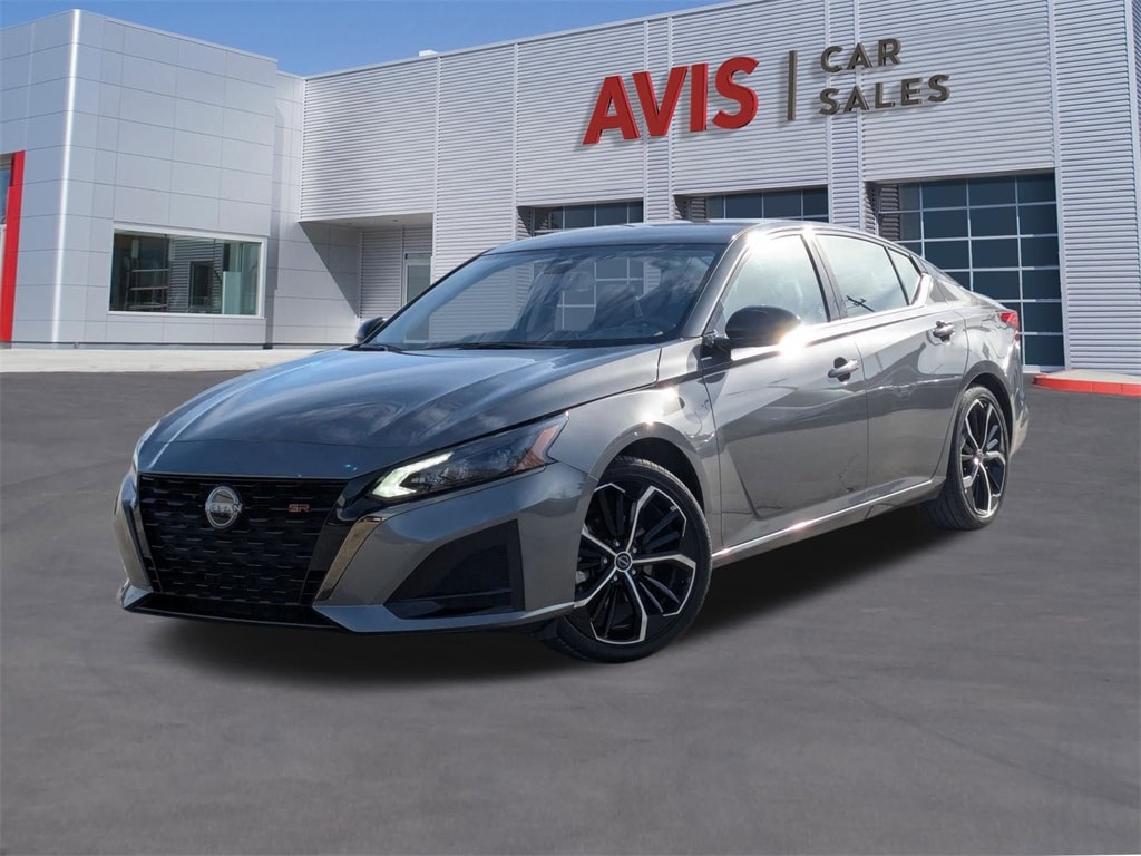 2025 Nissan Altima SR