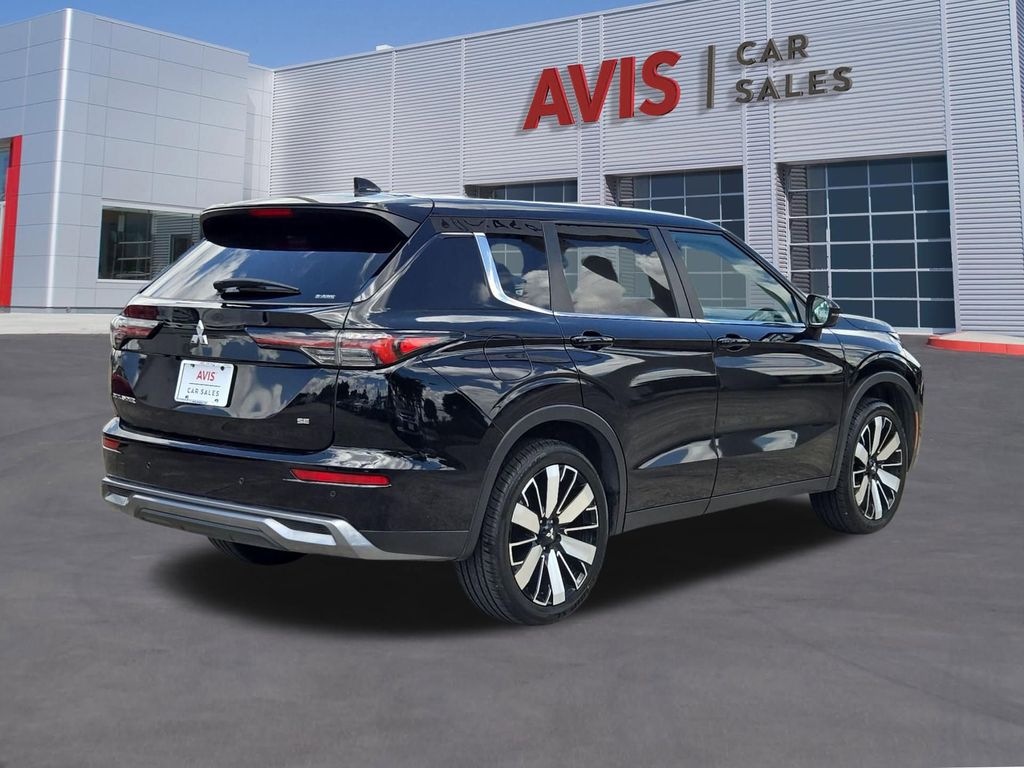 Thumbnail: 2025 Mitsubishi Outlander - 6