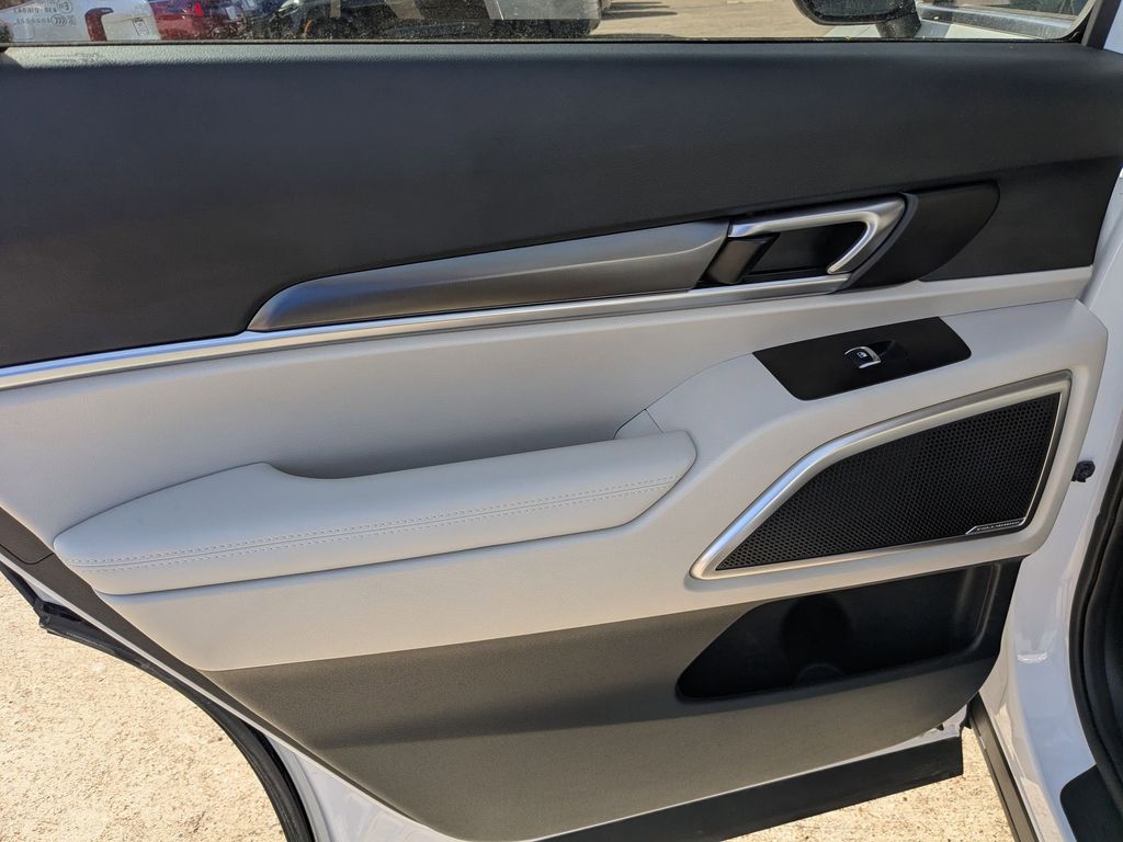 Thumbnail: 2025 Kia Telluride - 24