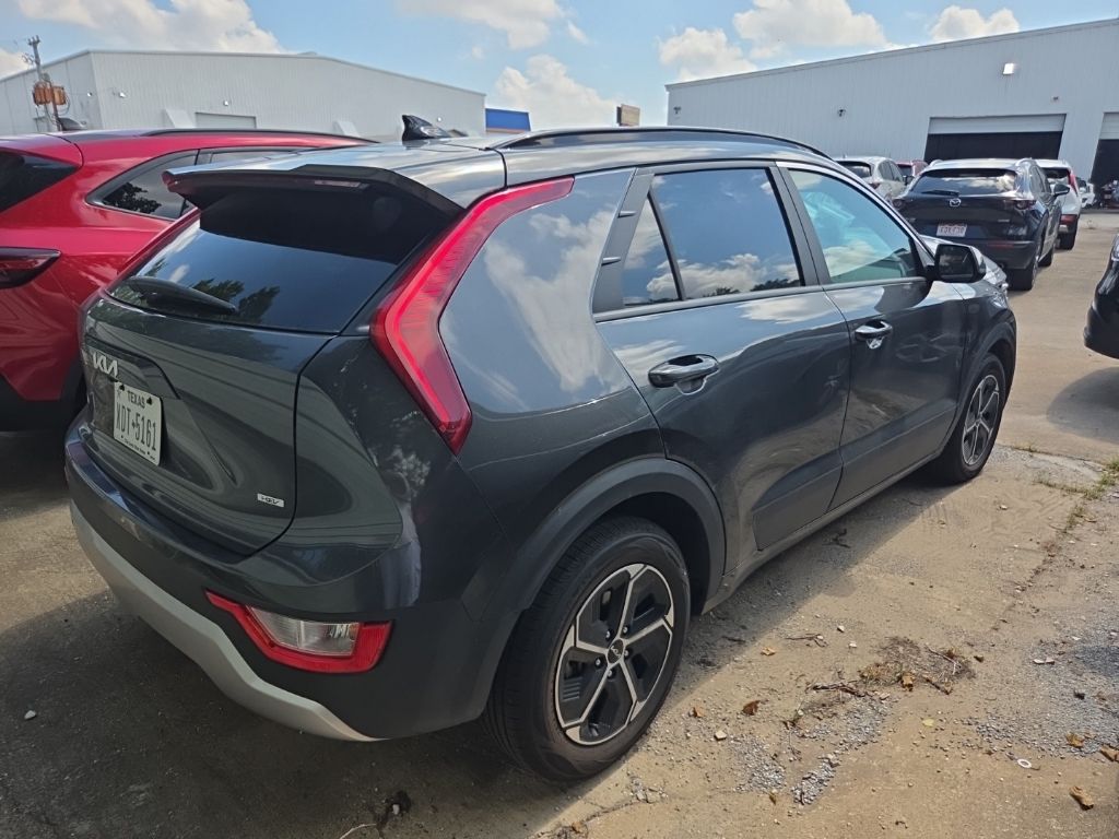 Thumbnail: 2025 Kia Niro - 9