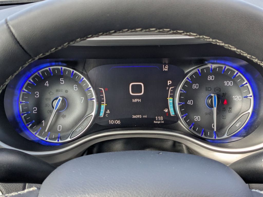 Thumbnail: 2025 Chrysler Pacifica - 15