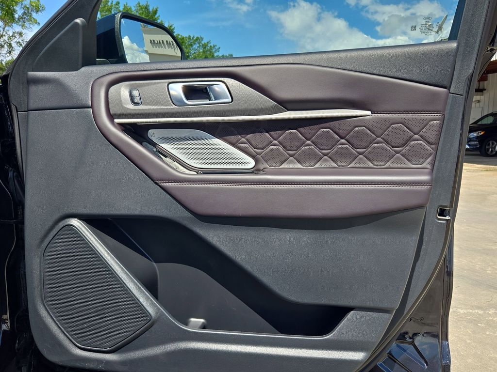 Thumbnail: 2025 Ford Explorer - 32