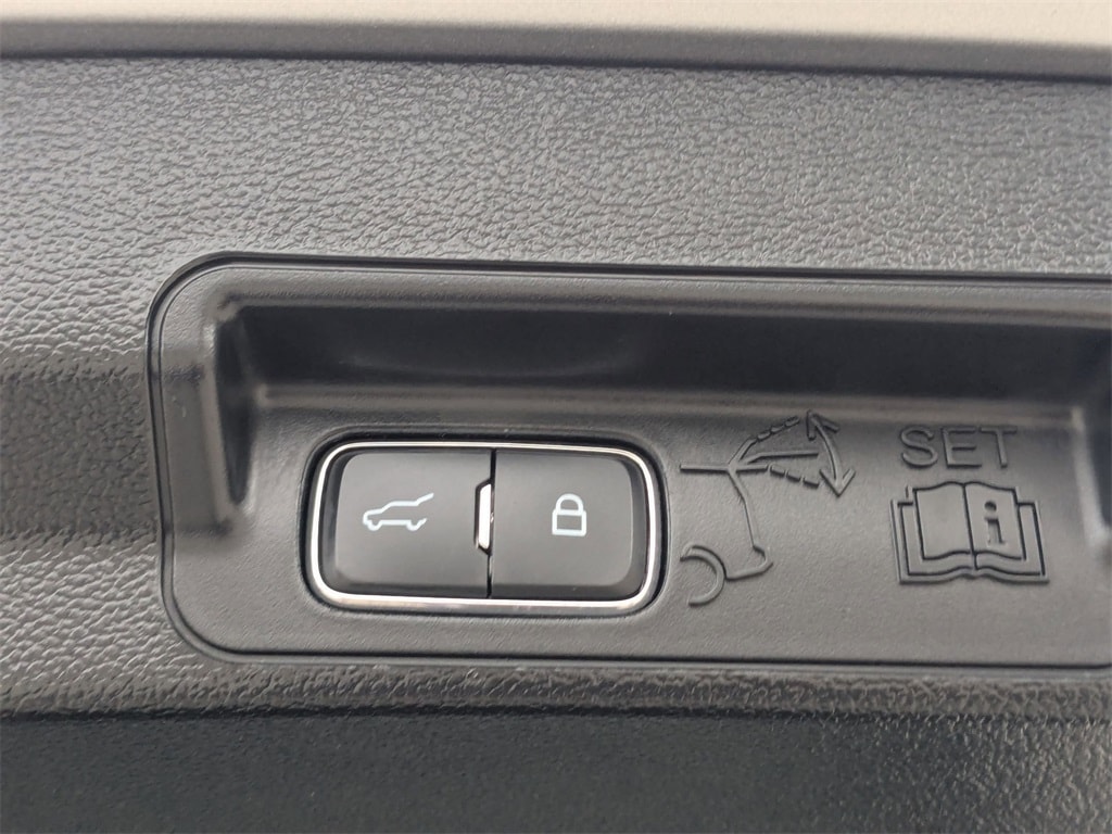 Thumbnail: 2024 Ford Explorer - 31