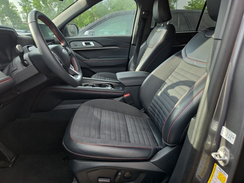 Thumbnail: 2025 Ford Explorer - 3