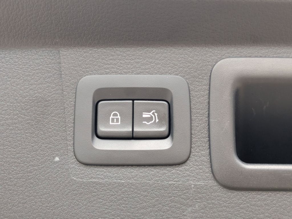 Thumbnail: 2025 Mazda CX-50 - 30