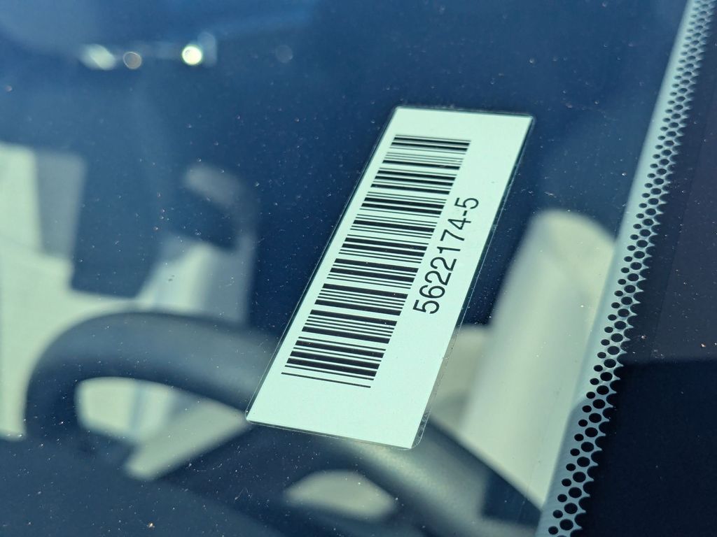 Thumbnail: 2025 Toyota Sienna - 32