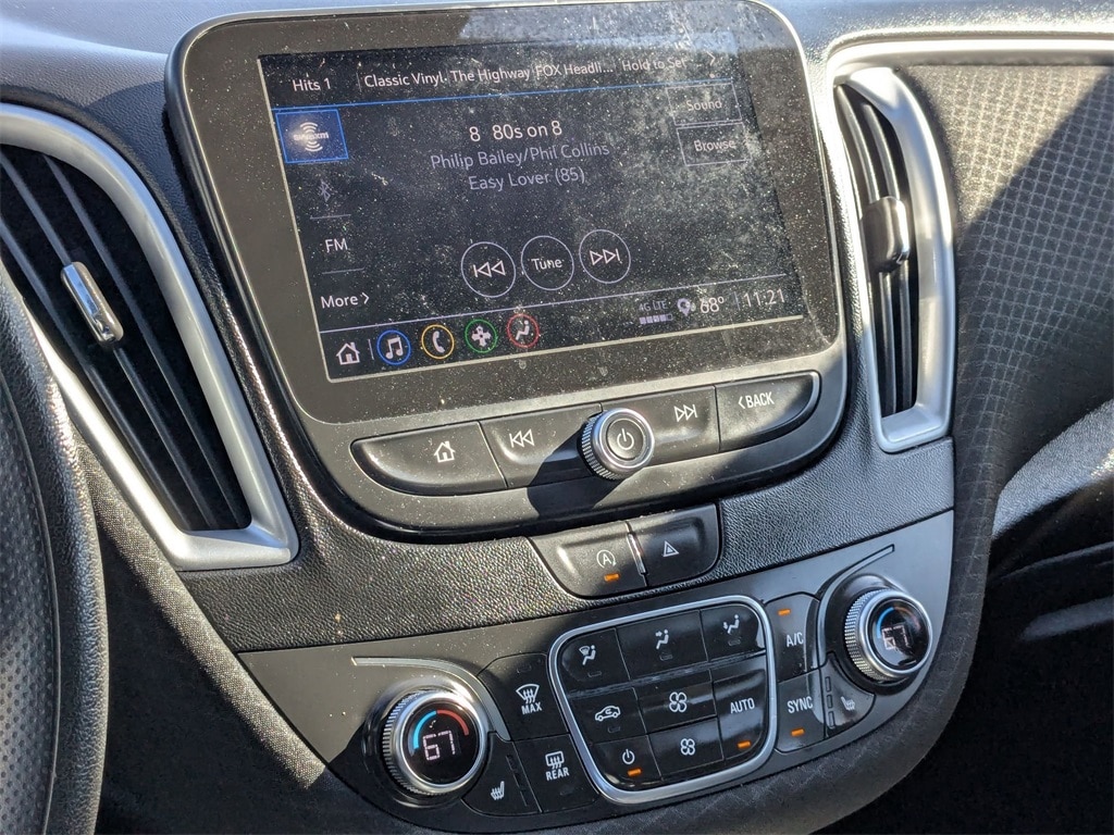 Thumbnail: 2023 Chevrolet Malibu - 17