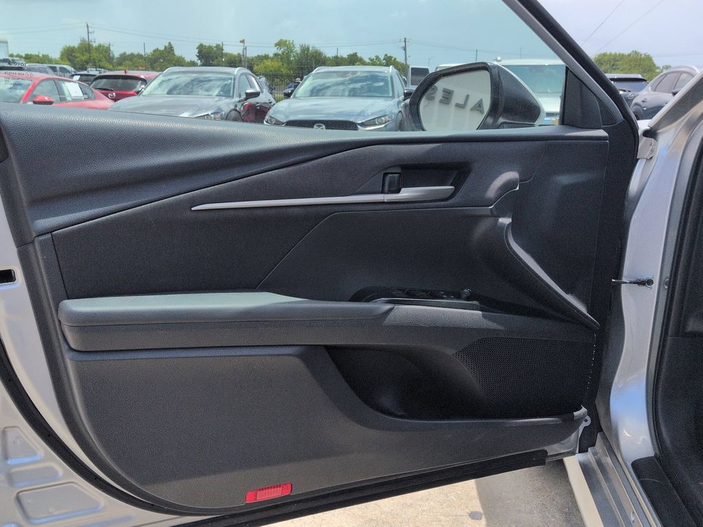 Thumbnail: 2025 Toyota Camry - 11