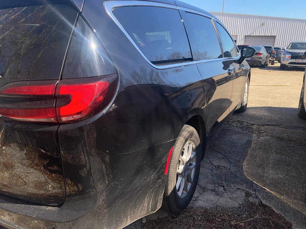 Certified 2025 Chrysler Pacifica Select Van Passenger Van