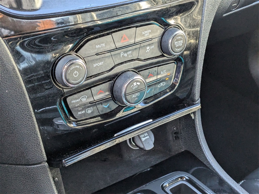 Thumbnail: 2023 Chrysler 300 - 18