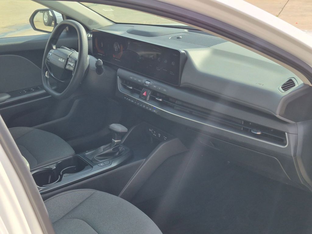 Thumbnail: 2025 Kia K4 - 29