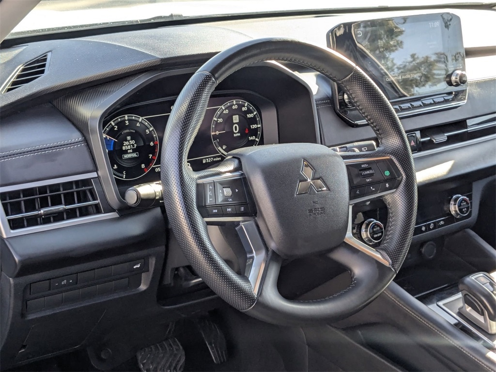 Thumbnail: 2024 Mitsubishi Outlander - 15