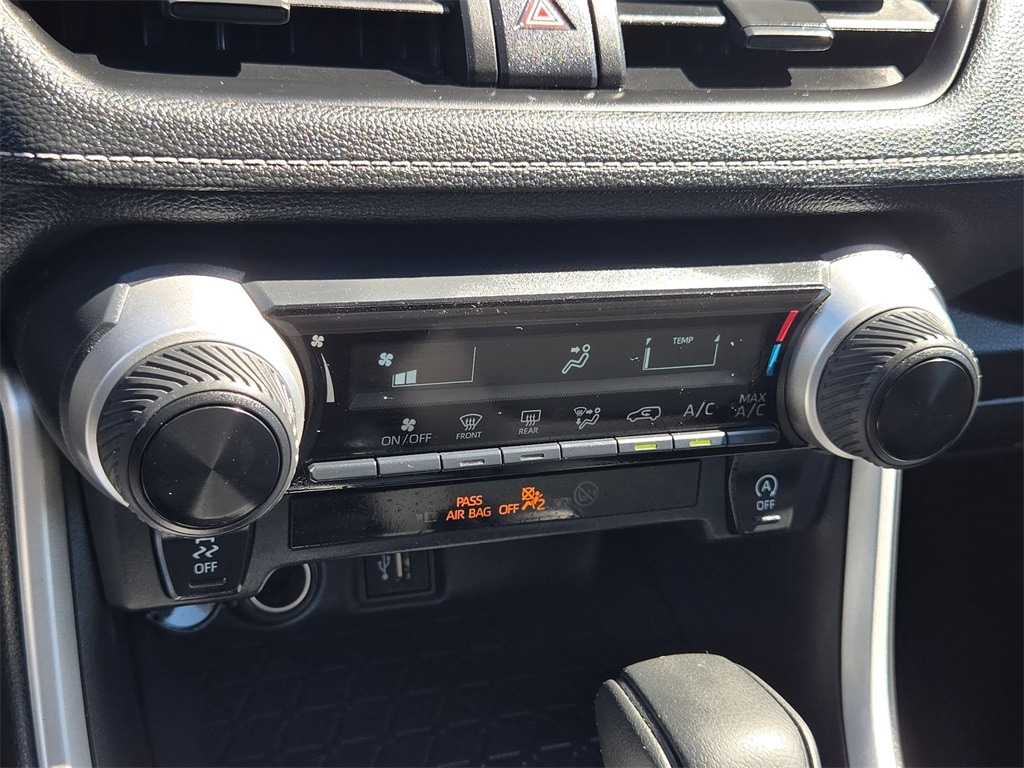 Thumbnail: 2025 Toyota RAV4 - 21