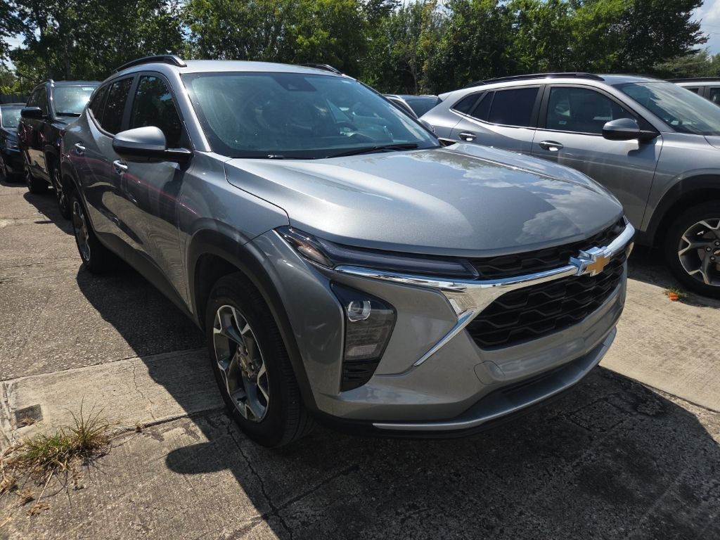 Thumbnail: 2025 Chevrolet Trax - 6