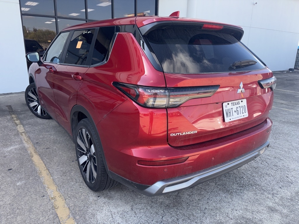 Thumbnail: 2025 Mitsubishi Outlander - 4