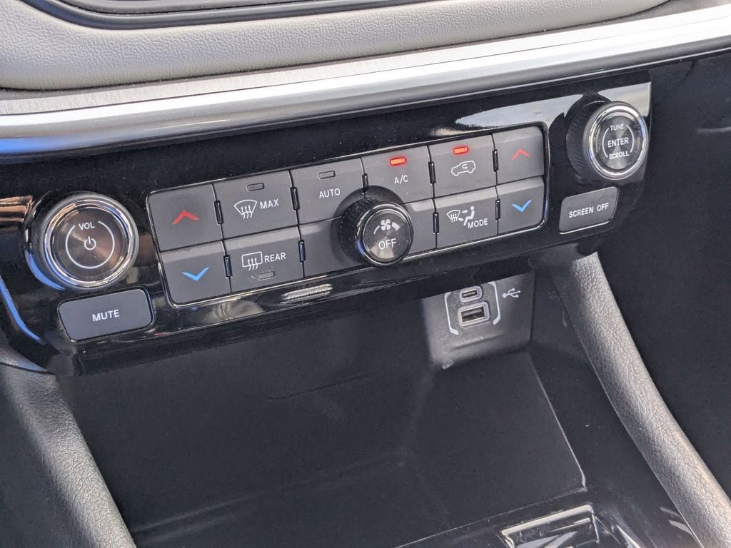 Thumbnail: 2025 Jeep Compass - 20