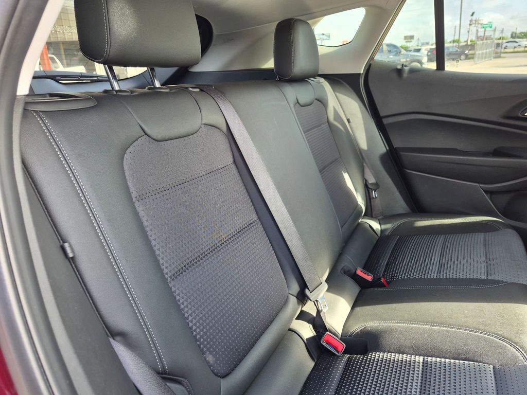 Thumbnail: 2025 Chevrolet Trax - 28