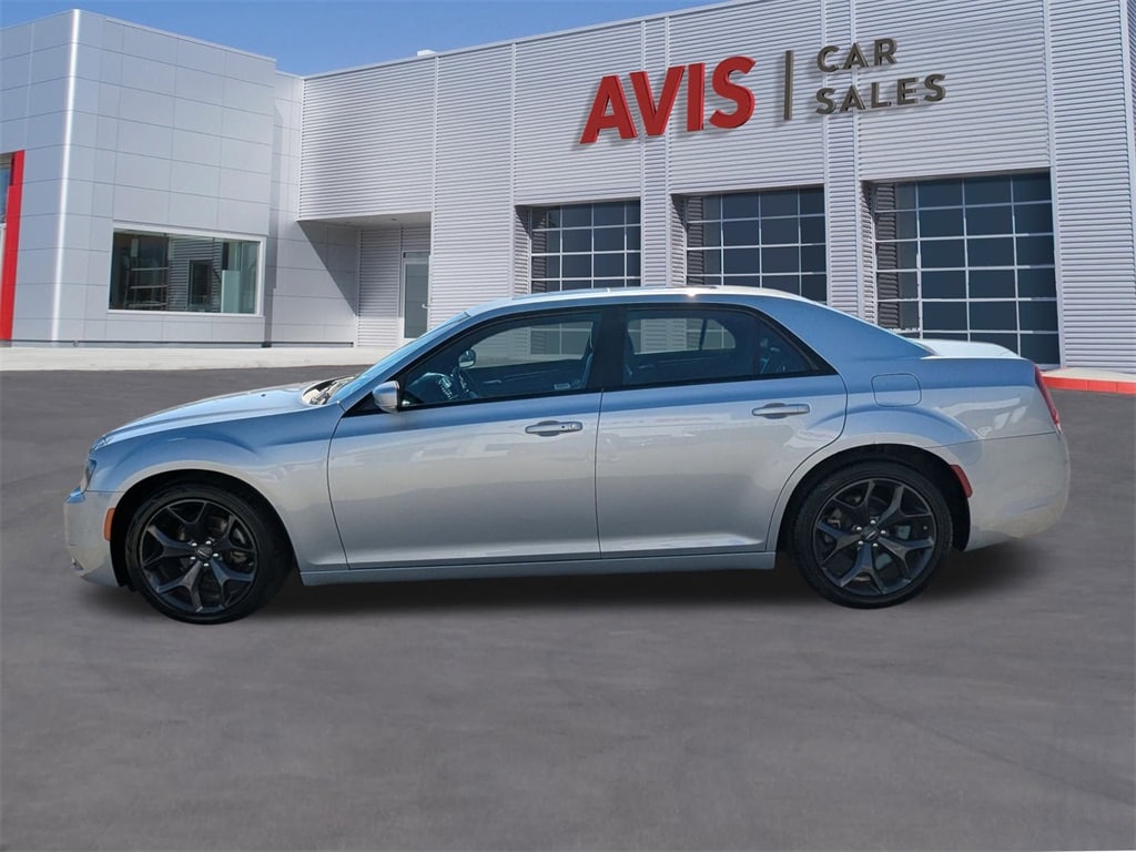 Thumbnail: 2023 Chrysler 300 - 10