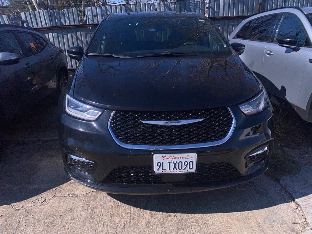 Certified 2025 Chrysler Pacifica Select Van Passenger Van