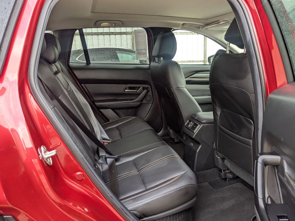 Thumbnail: 2025 Mazda CX-50 - 31