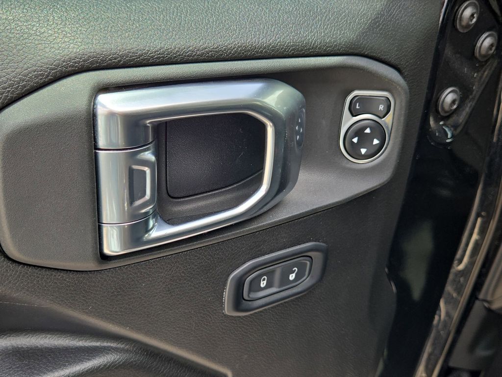 Thumbnail: 2025 Jeep Wrangler - 13