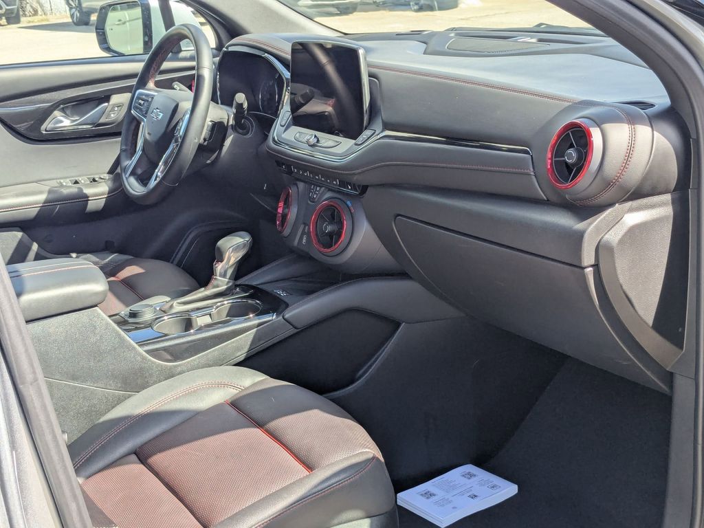 Thumbnail: 2025 Chevrolet Blazer - 31