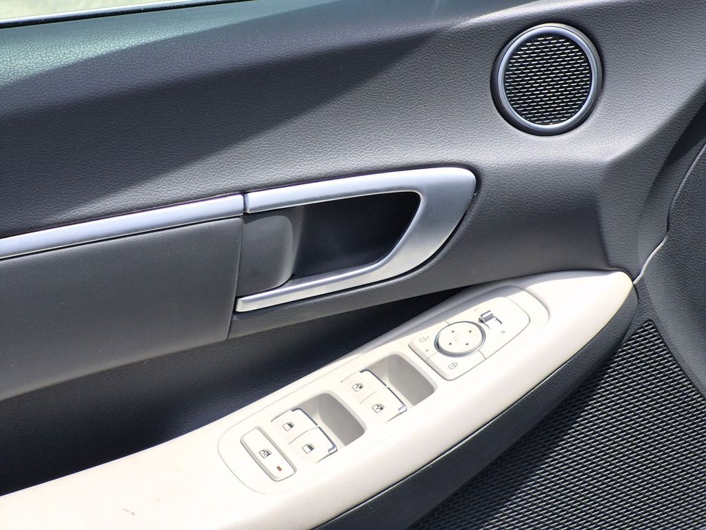 Thumbnail: 2025 Hyundai Sonata - 13