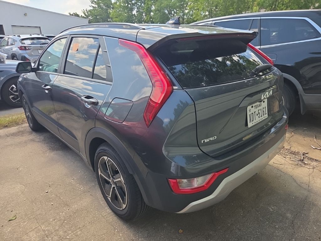 Thumbnail: 2025 Kia Niro - 8