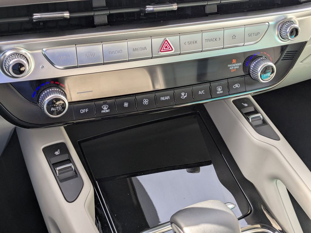 Thumbnail: 2025 Kia Telluride - 22