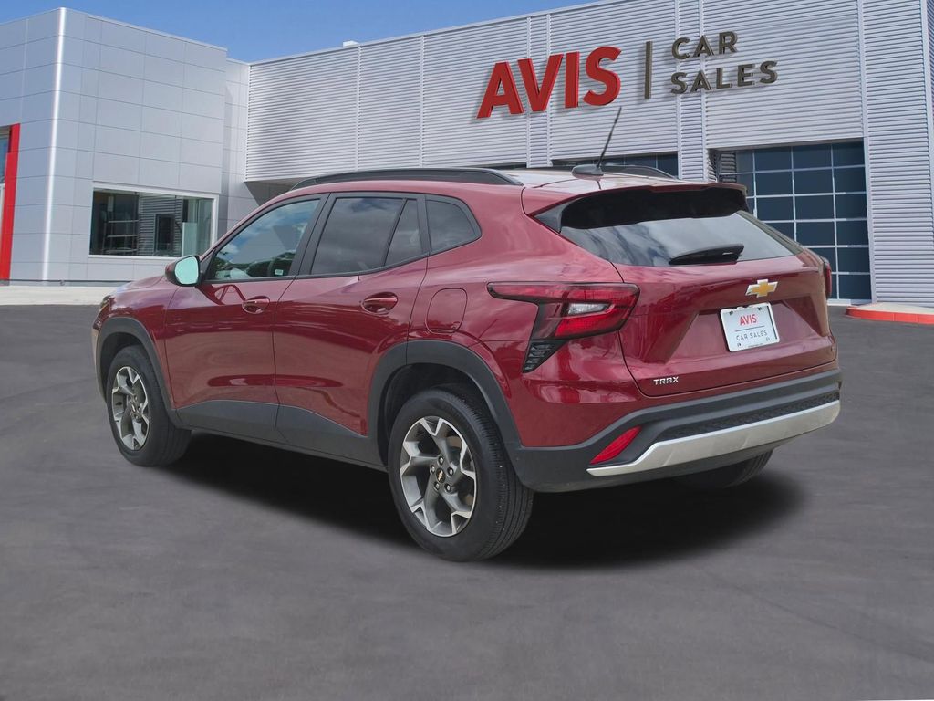 Thumbnail: 2025 Chevrolet Trax - 9
