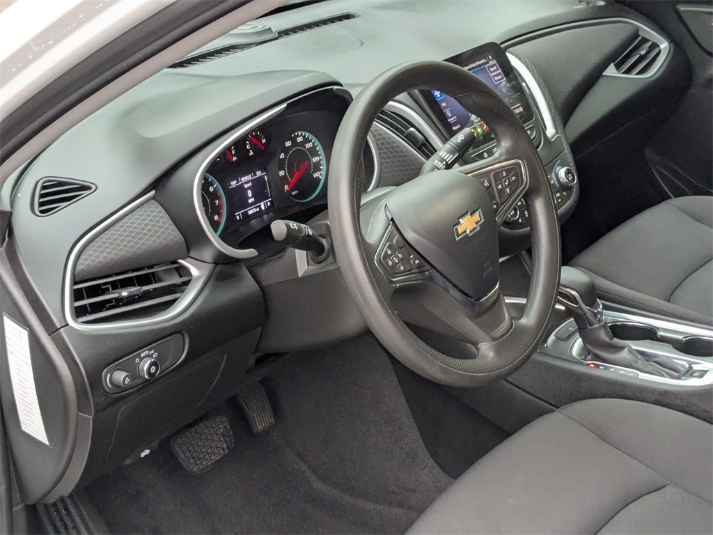 Thumbnail: 2023 Chevrolet Malibu - 14