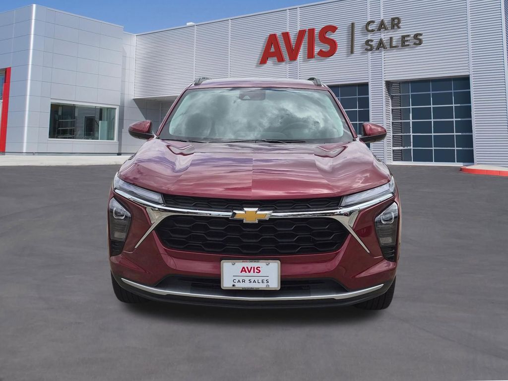 Thumbnail: 2025 Chevrolet Trax - 2