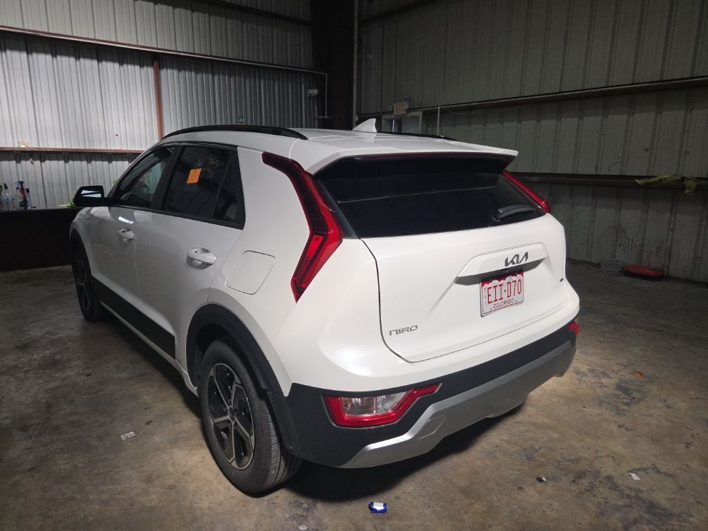 Thumbnail: 2025 Kia Niro - 8