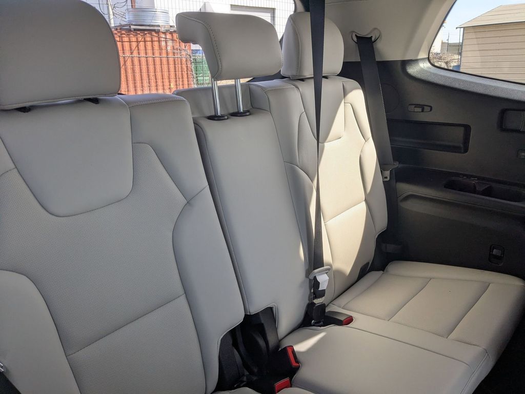 Thumbnail: 2025 Kia Telluride - 29