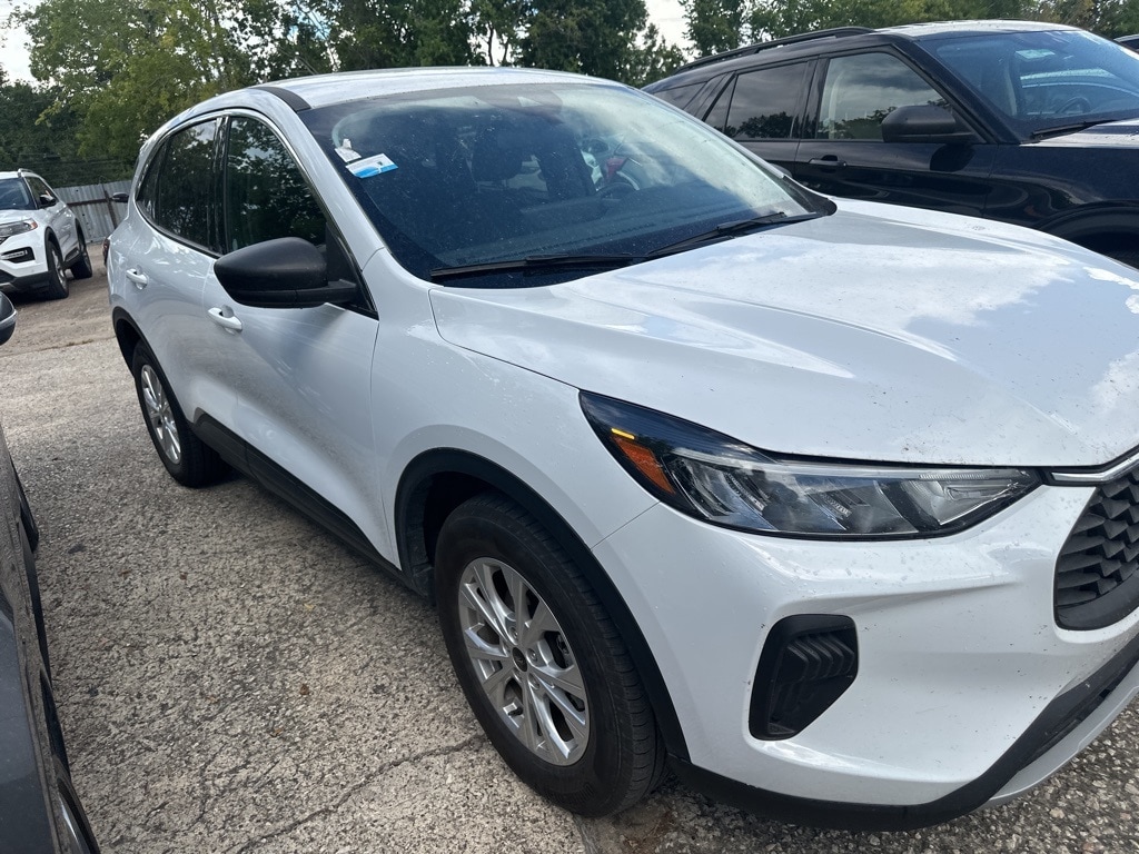 Thumbnail: 2023 Ford Escape - 3