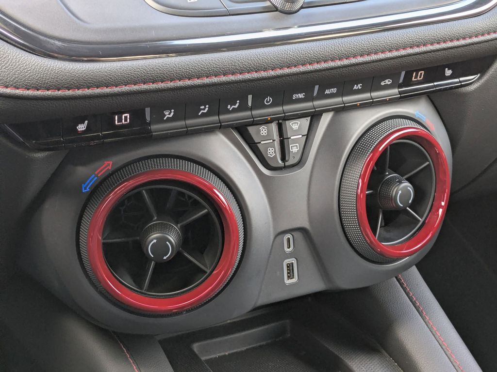 Thumbnail: 2025 Chevrolet Blazer - 21