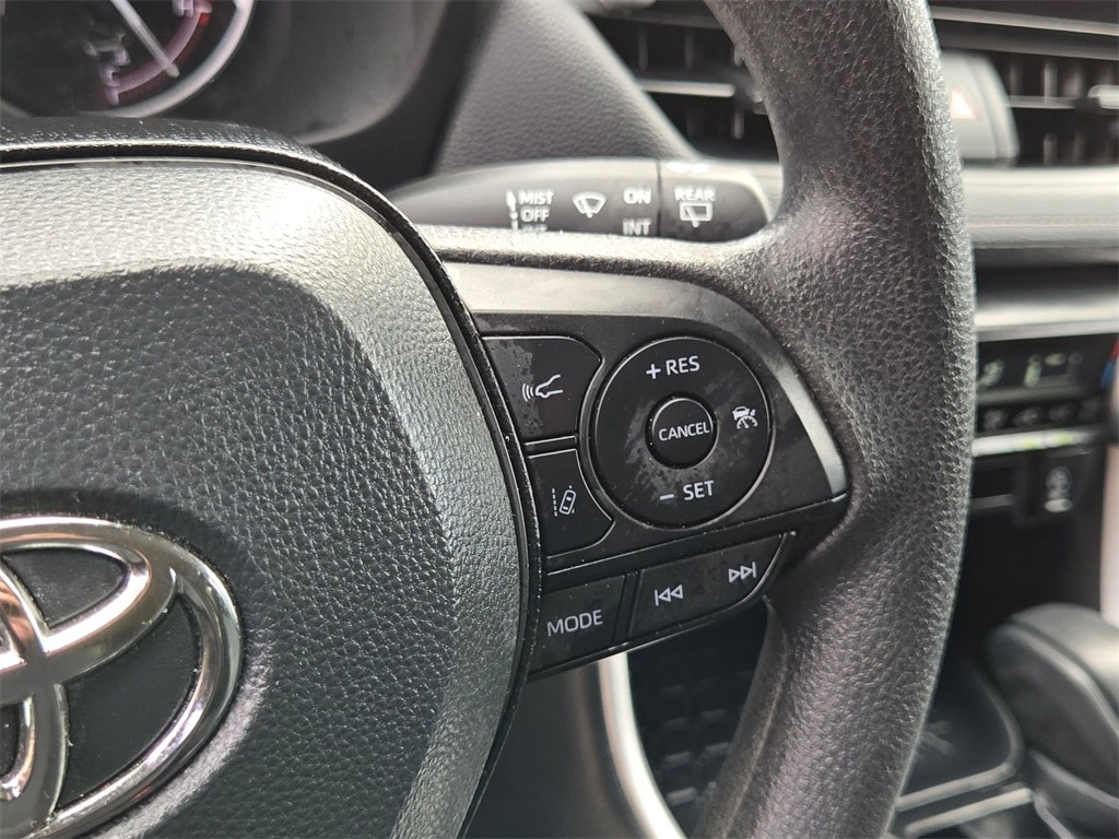 Thumbnail: 2025 Toyota RAV4 - 18
