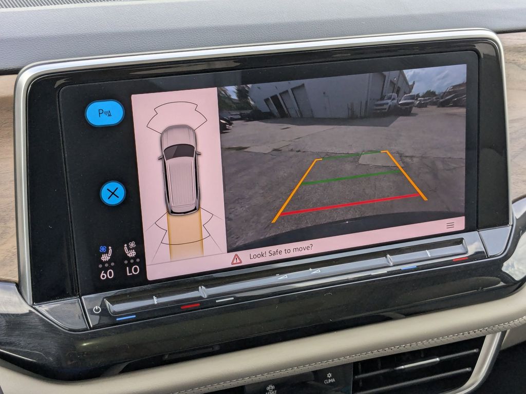 Thumbnail: 2025 Volkswagen Atlas - 21