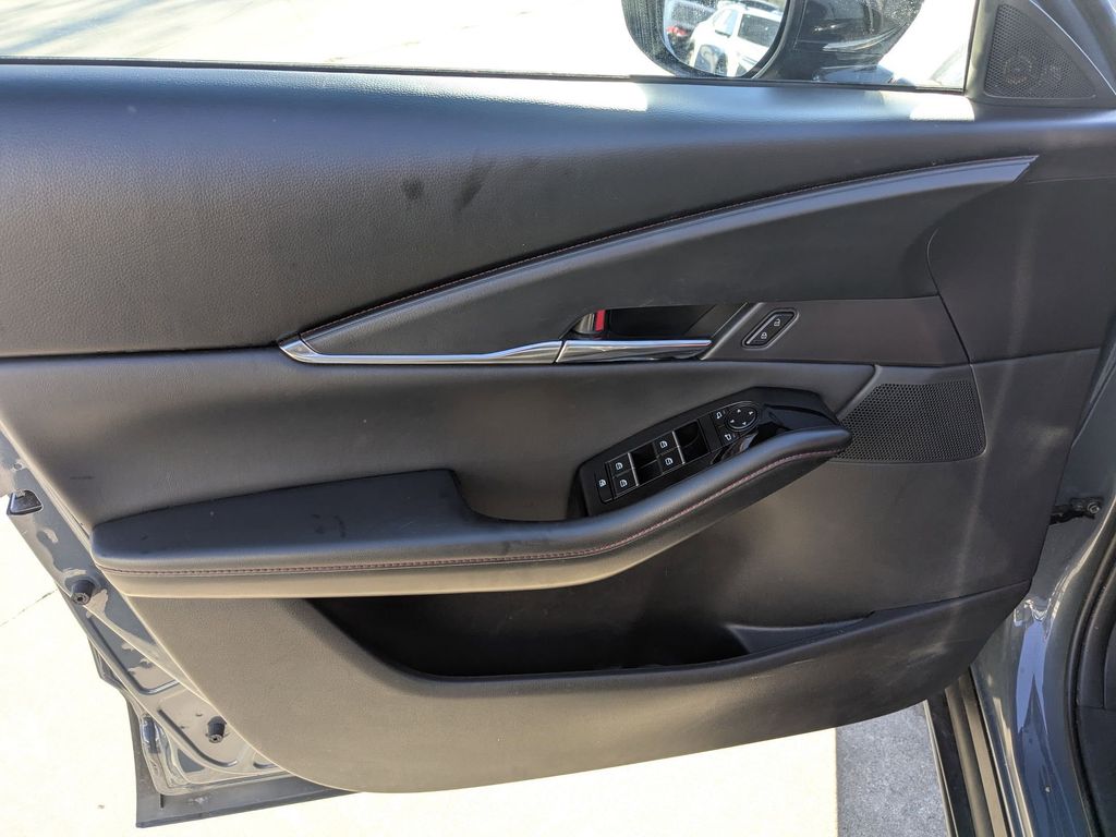 Thumbnail: 2025 Mazda CX-30 - 11