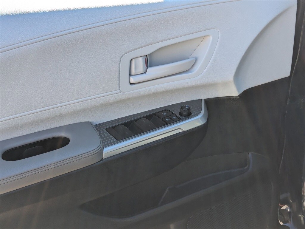 Thumbnail: 2025 Toyota Sienna - 13