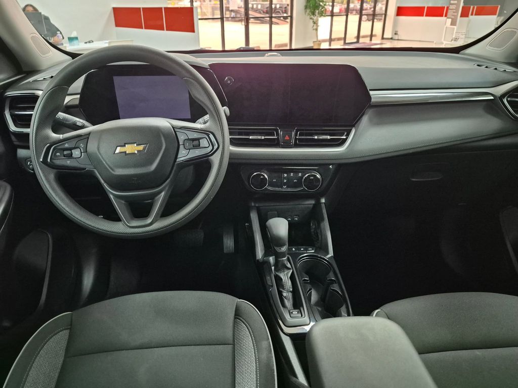 Thumbnail: 2025 Chevrolet TrailBlazer - 23