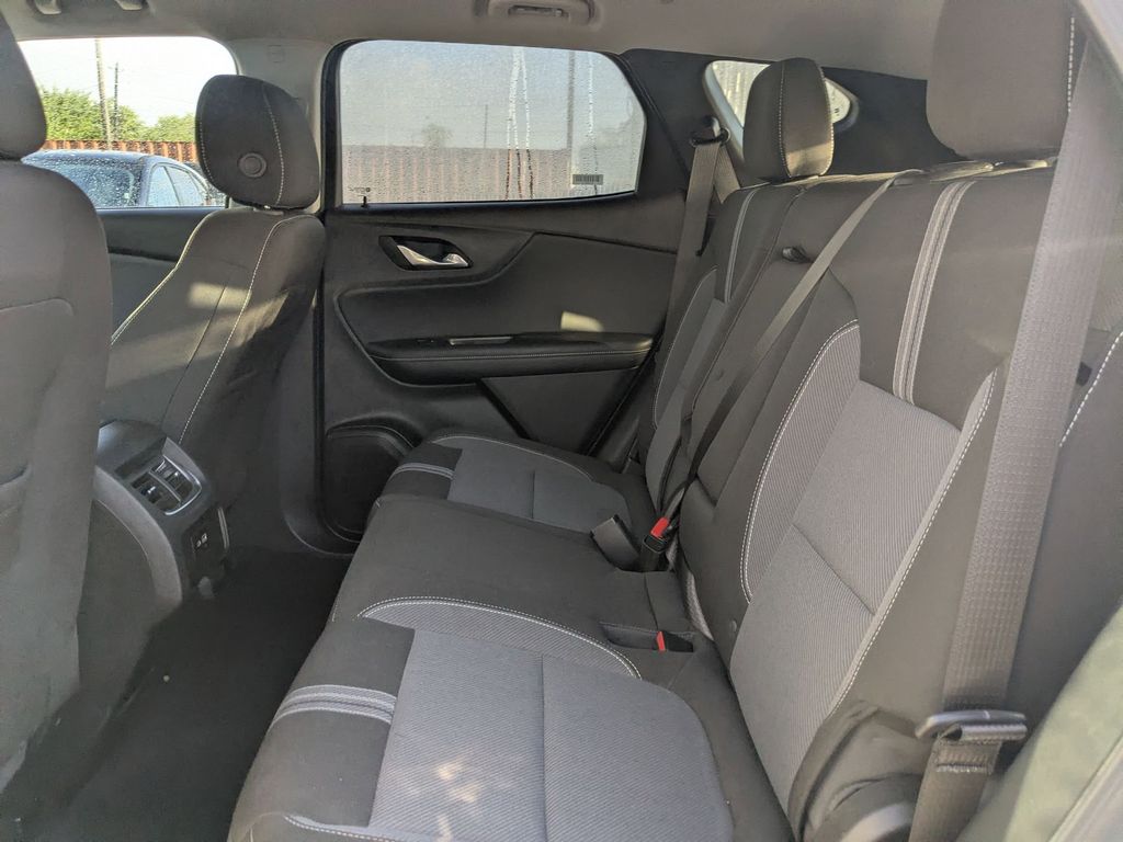 Thumbnail: 2025 Chevrolet Blazer - 24