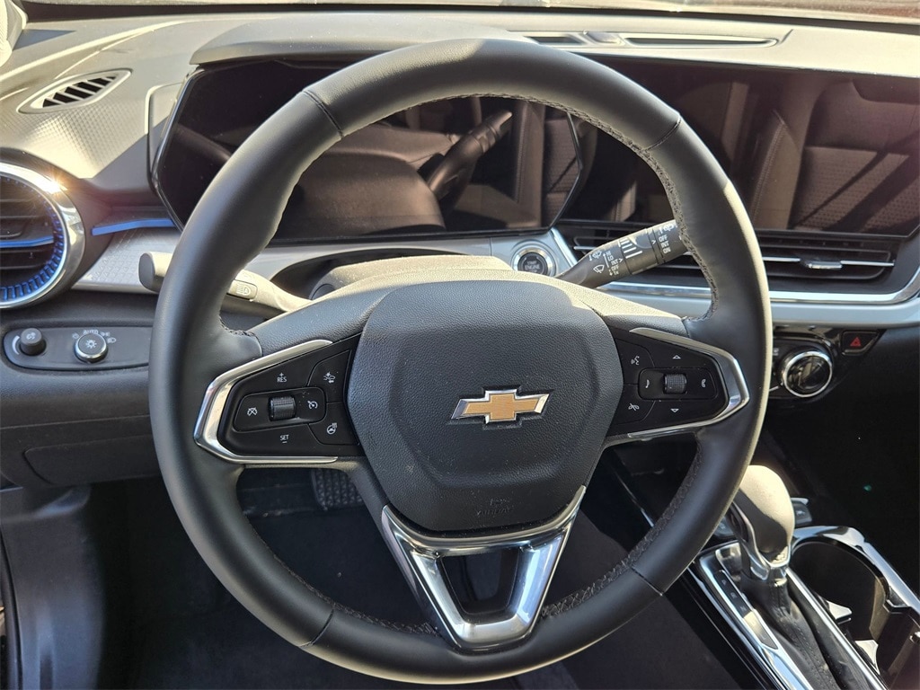 Thumbnail: 2025 Chevrolet Trax - 8