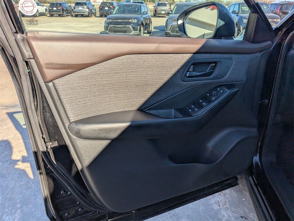 Thumbnail: 2023 Nissan Rogue - 11